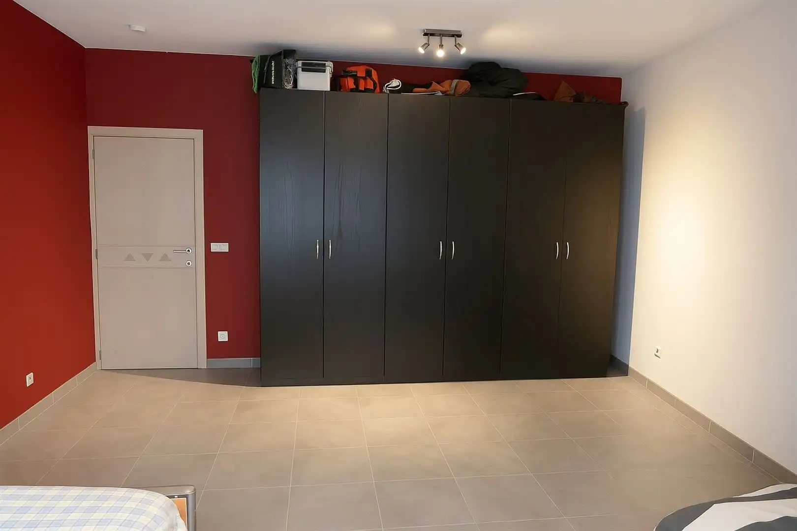 Modern gelijkvloersappartement + tuin & garage op toplocatie foto 11