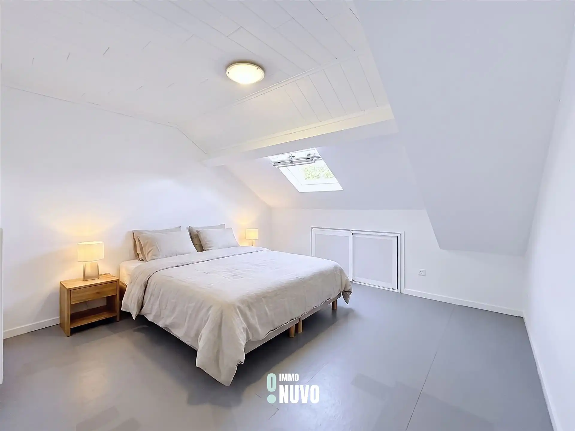 Studio met slaapkamer naast OLV - GEEN gem. kosten foto 2