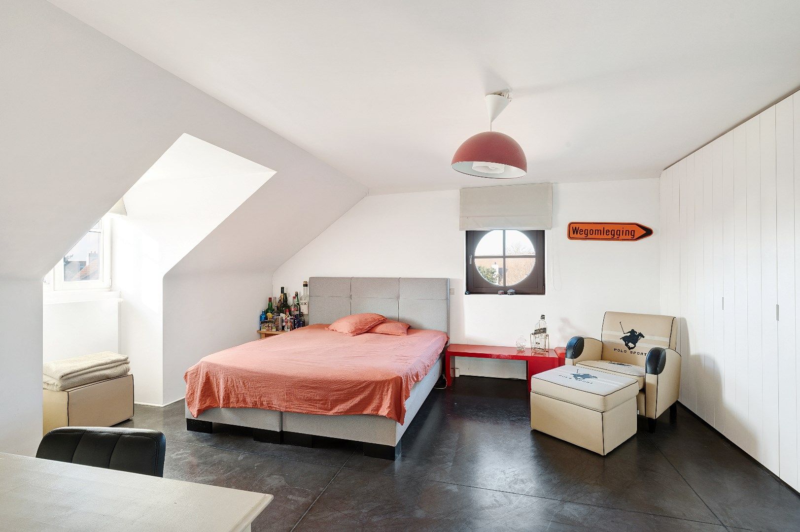 Luxueus afgewerkte villa met  buitenzwembad. foto 19
