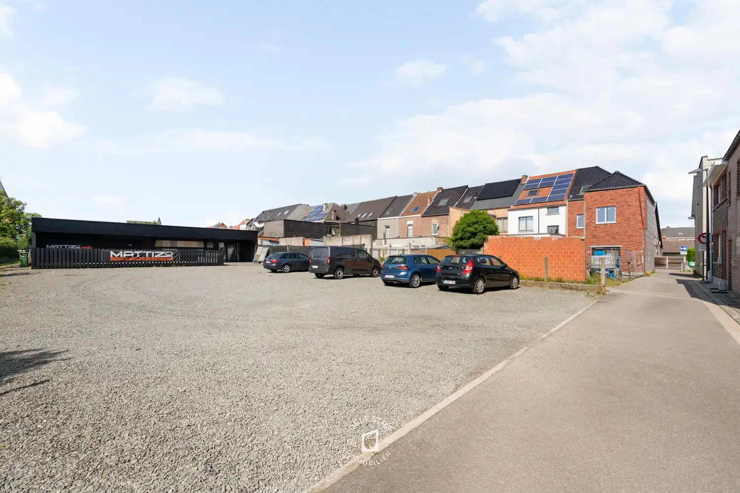 ERG RUIME KWALITATIEF VERHUURDE HANDELSWONING + GROND OF PARKING 12a23ca foto 5