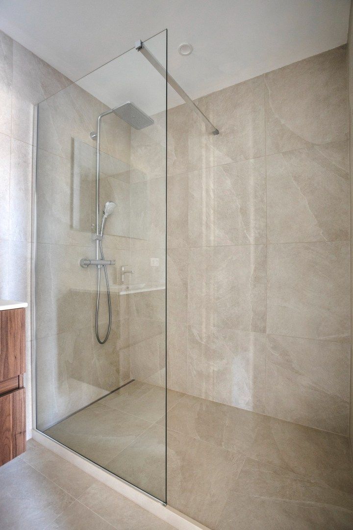 Gerenoveerd appartement met 3 slaapkamers, ruim terras, kelderberging en garagebox – EPC 188 kWh/m² - bewoonbare opp. 98 m² foto 6