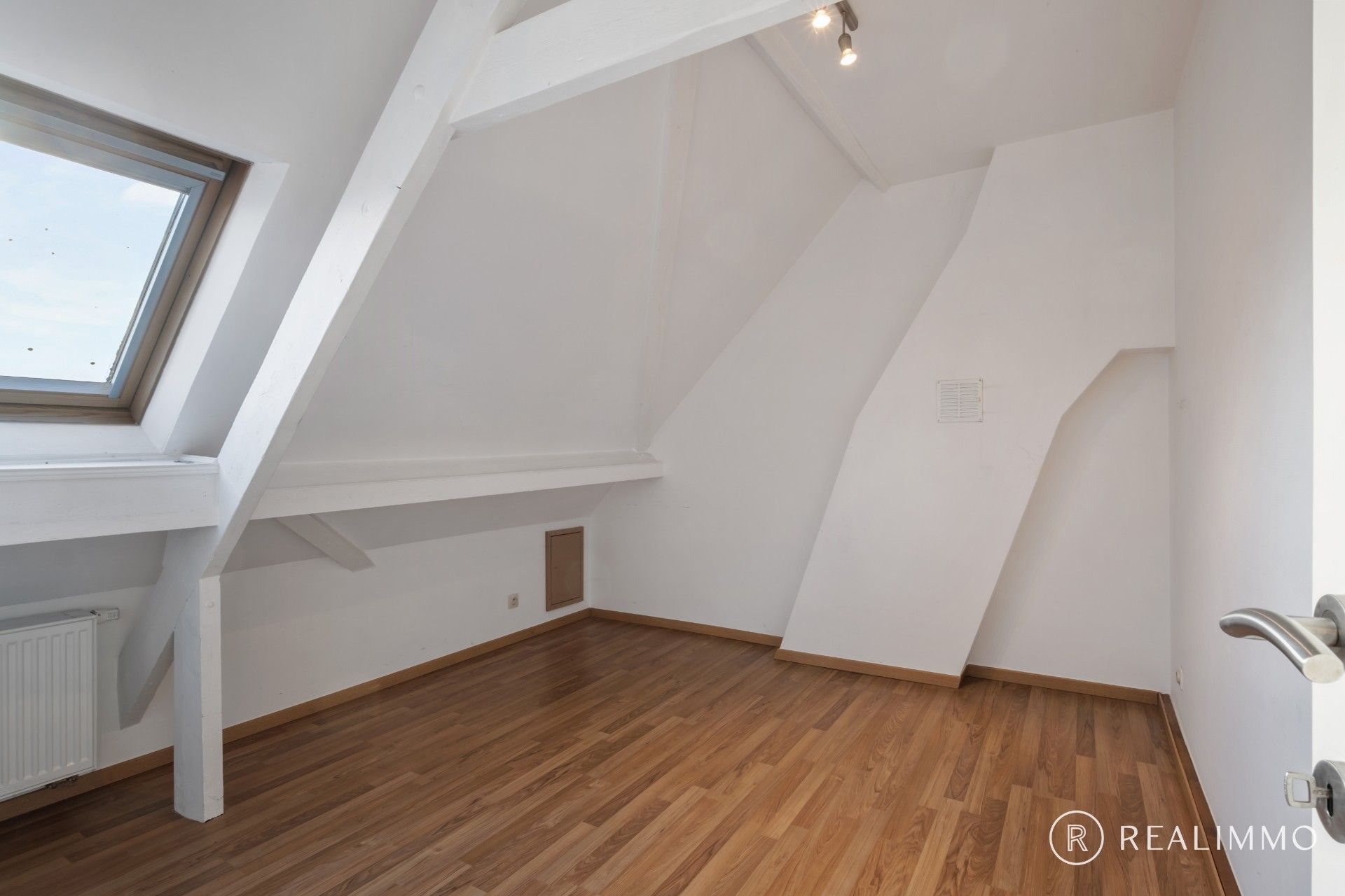 Uniek handelspand met ruim appartement – Gentseweg 556, Waregem (Sint-Eloois-Vijve) foto 17