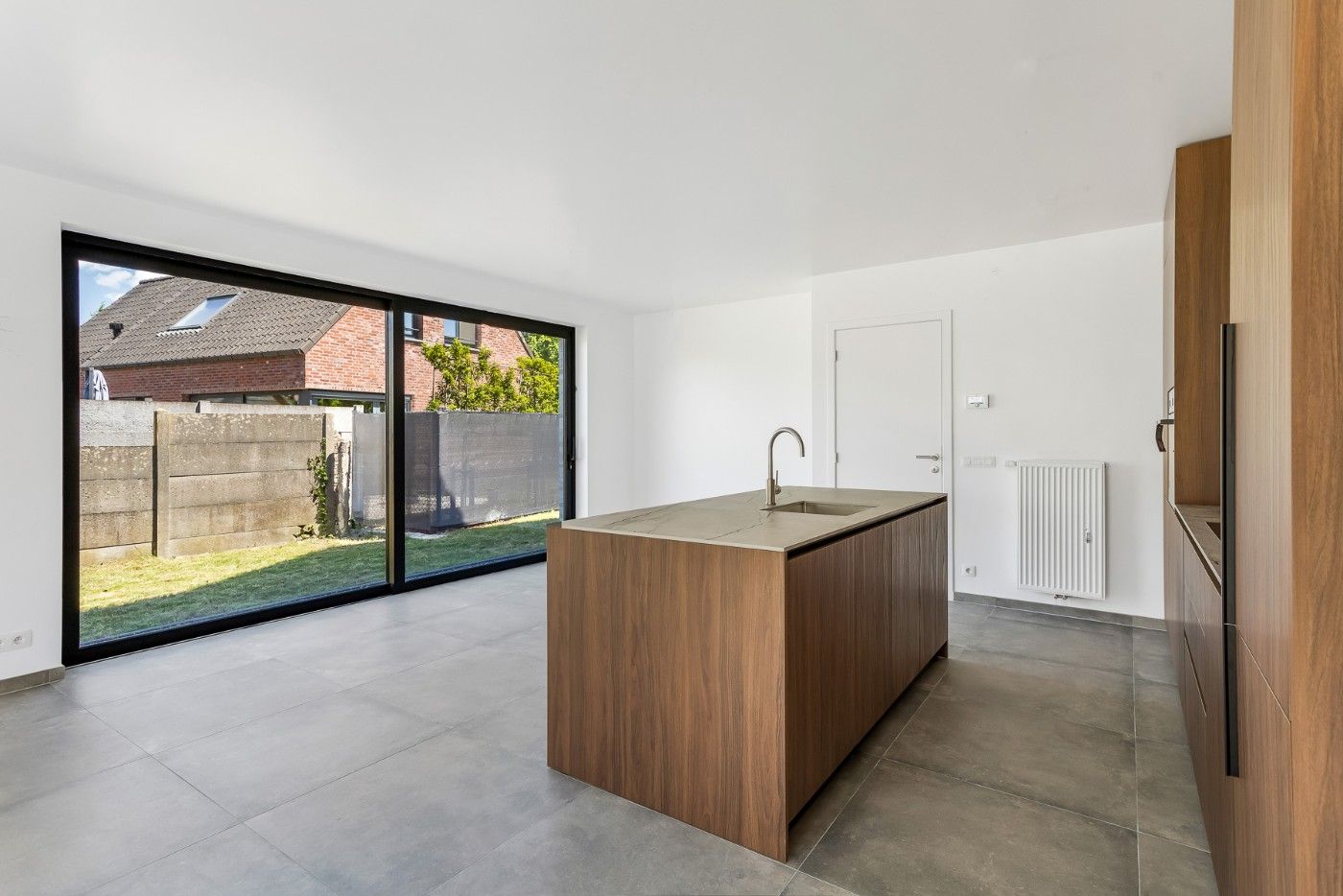 Rustig gelegen nieuwbouwwoning met 3 slpk. en toffe tuin foto 12