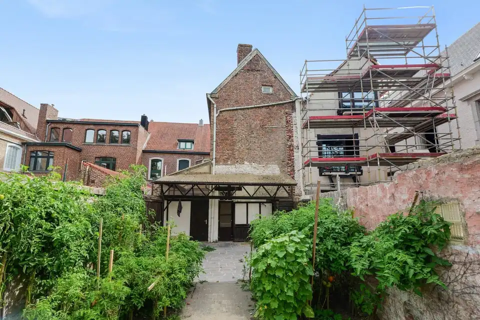 AUTHENTIEK TE RENOVEREN HERENHUIS IN SINT-TRUIDEN. foto 31