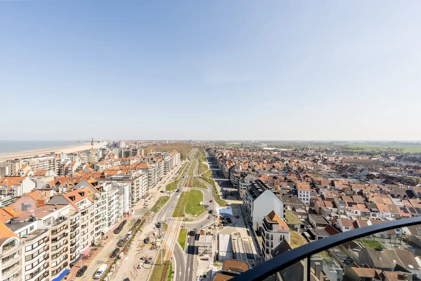 Fenomenaal afgewerkt hoek-appartement op de 15de verdieping van de Heldentoren met zicht op Zee, Knokke en omstreken. foto 9