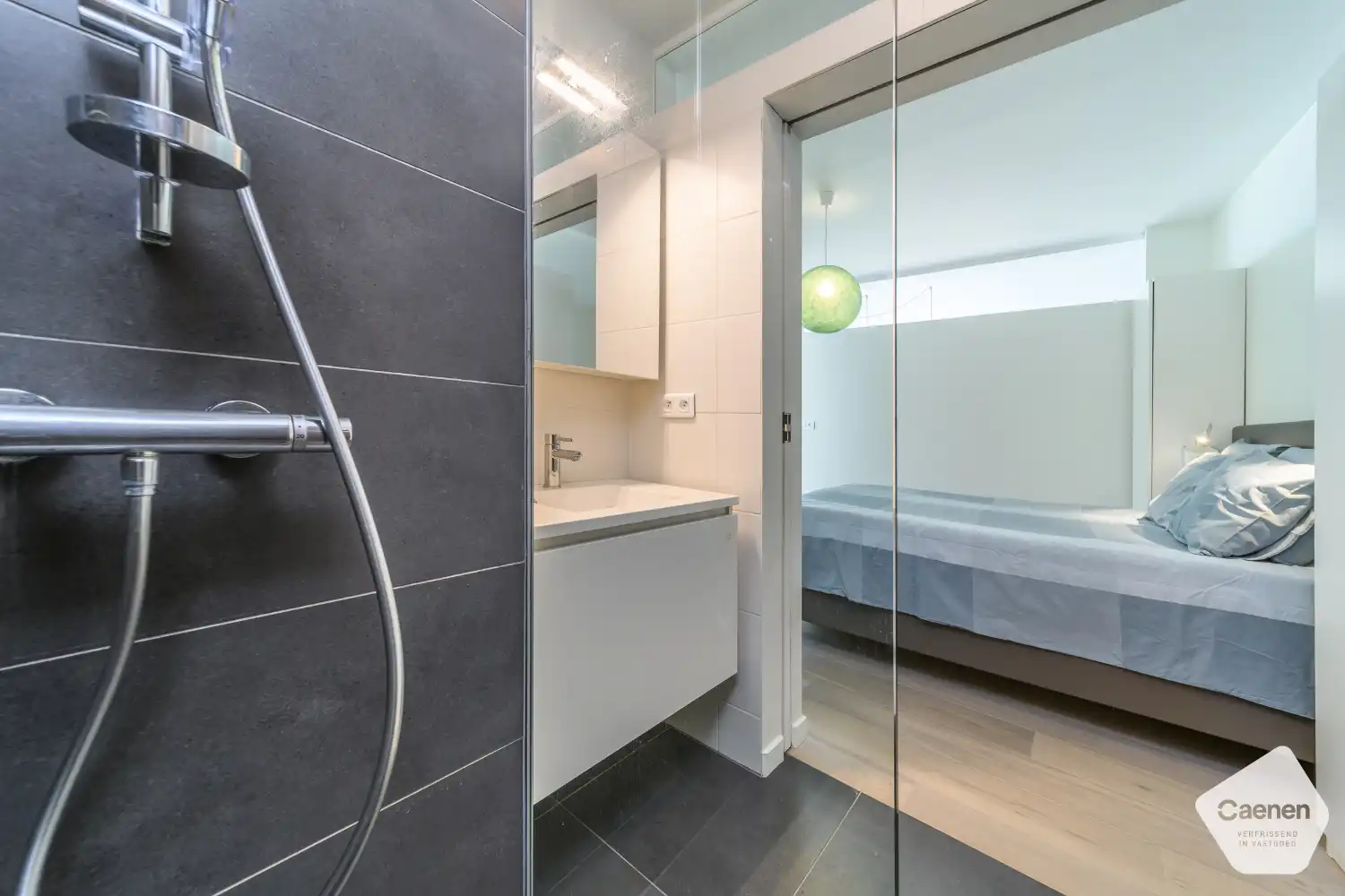 Te Koop – Instapklaar Gemeubeld Appartement met Frontaal Zeezicht foto 8