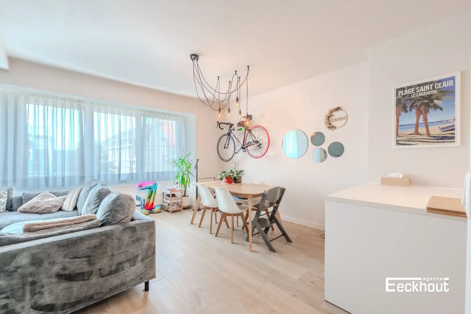 Stijlvol en instapklaar appartement op enkele passen van het strand! foto 2