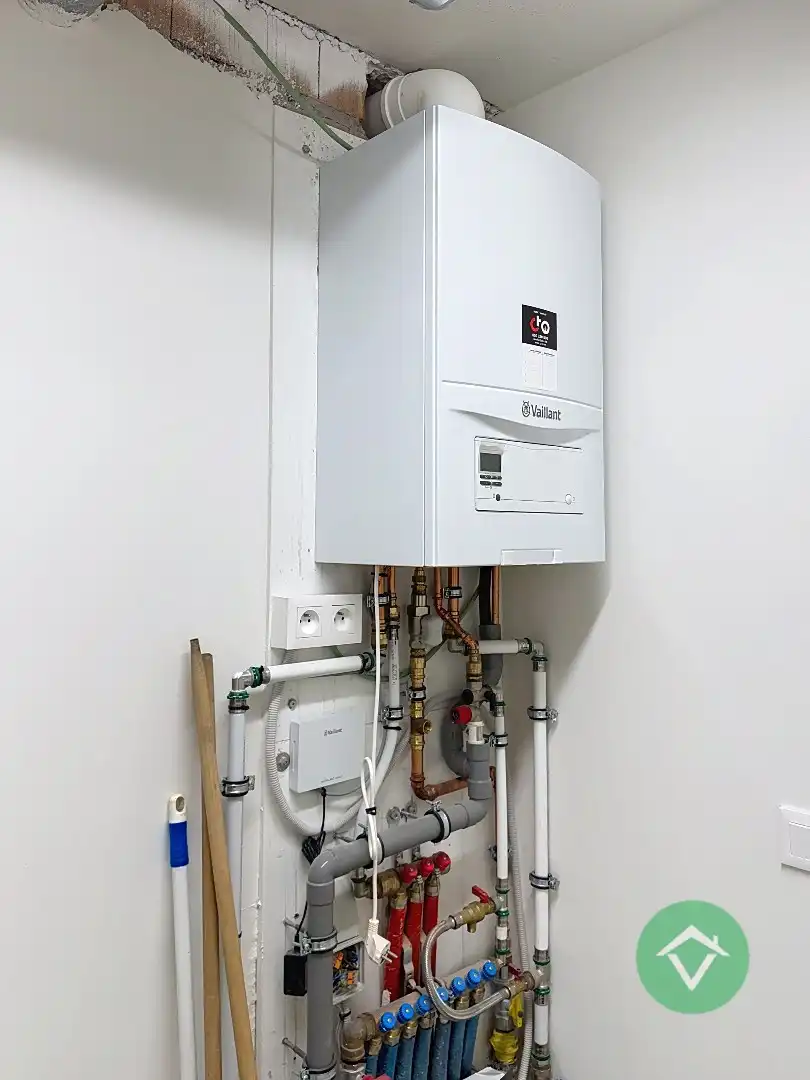 Volledig geschilderd Instapklaar appartement met garage in centrum Koekelare foto 26