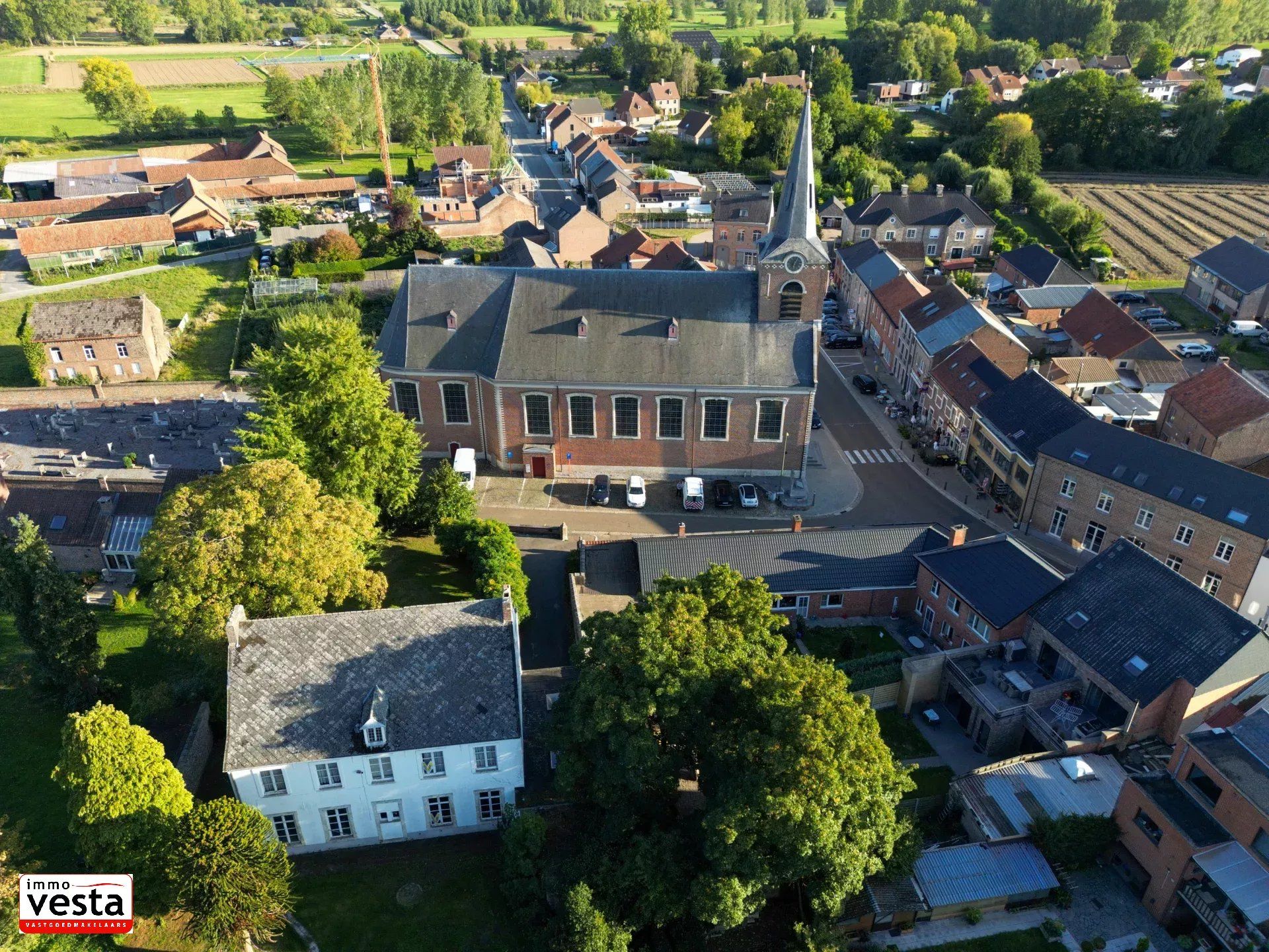 Voormalige pastorie met tal van mogelijkheden foto 39