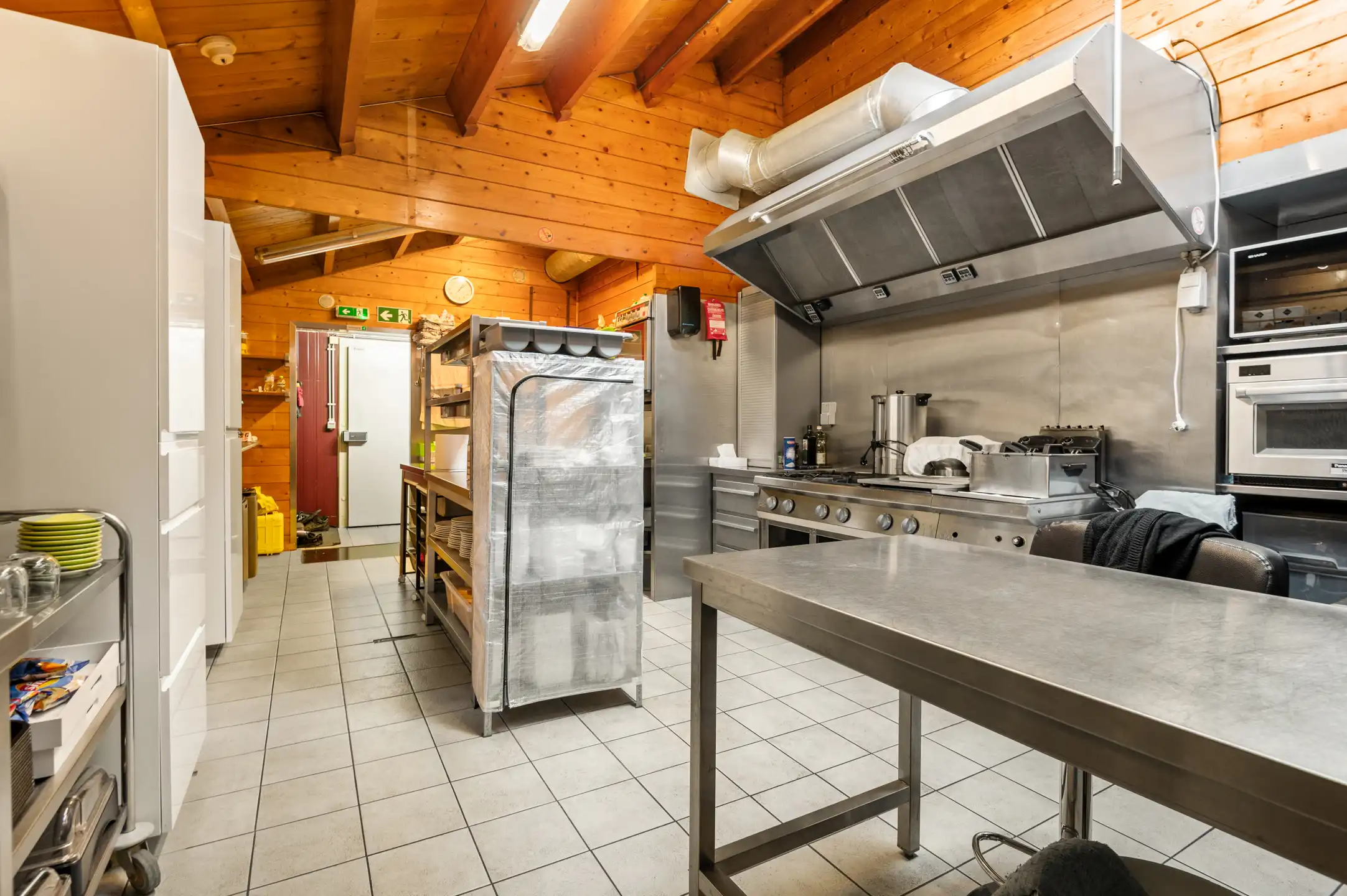 Polyvalent gebouw gelegen in recreatiegebied  foto 17