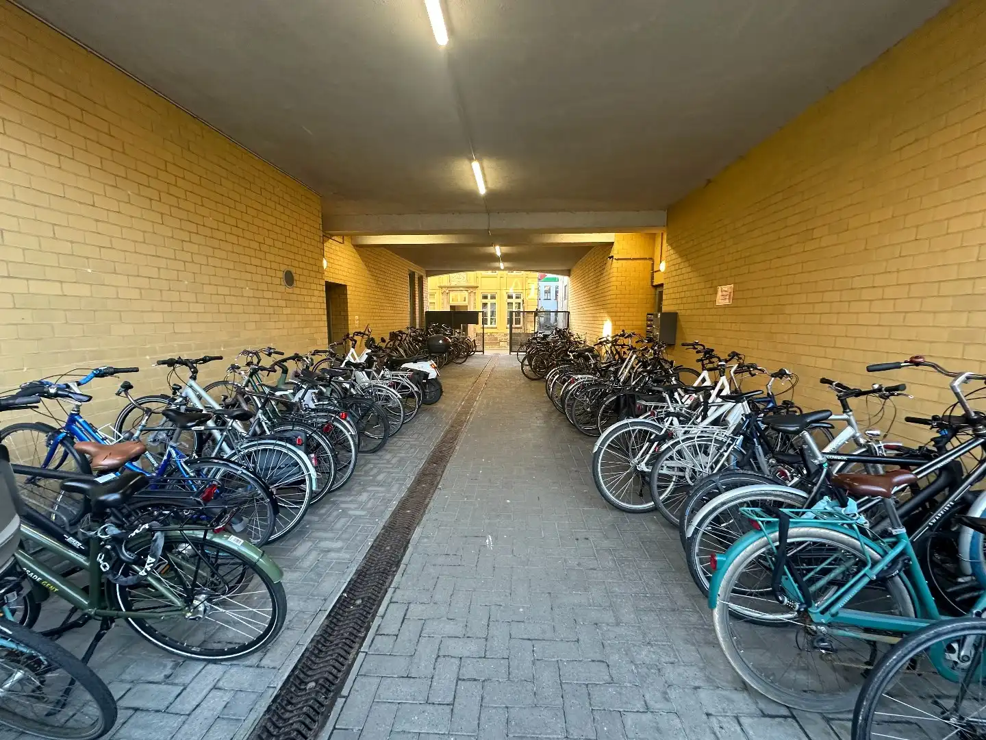 Uitstekend gelegen 1-slaapkamerappartement! foto 13