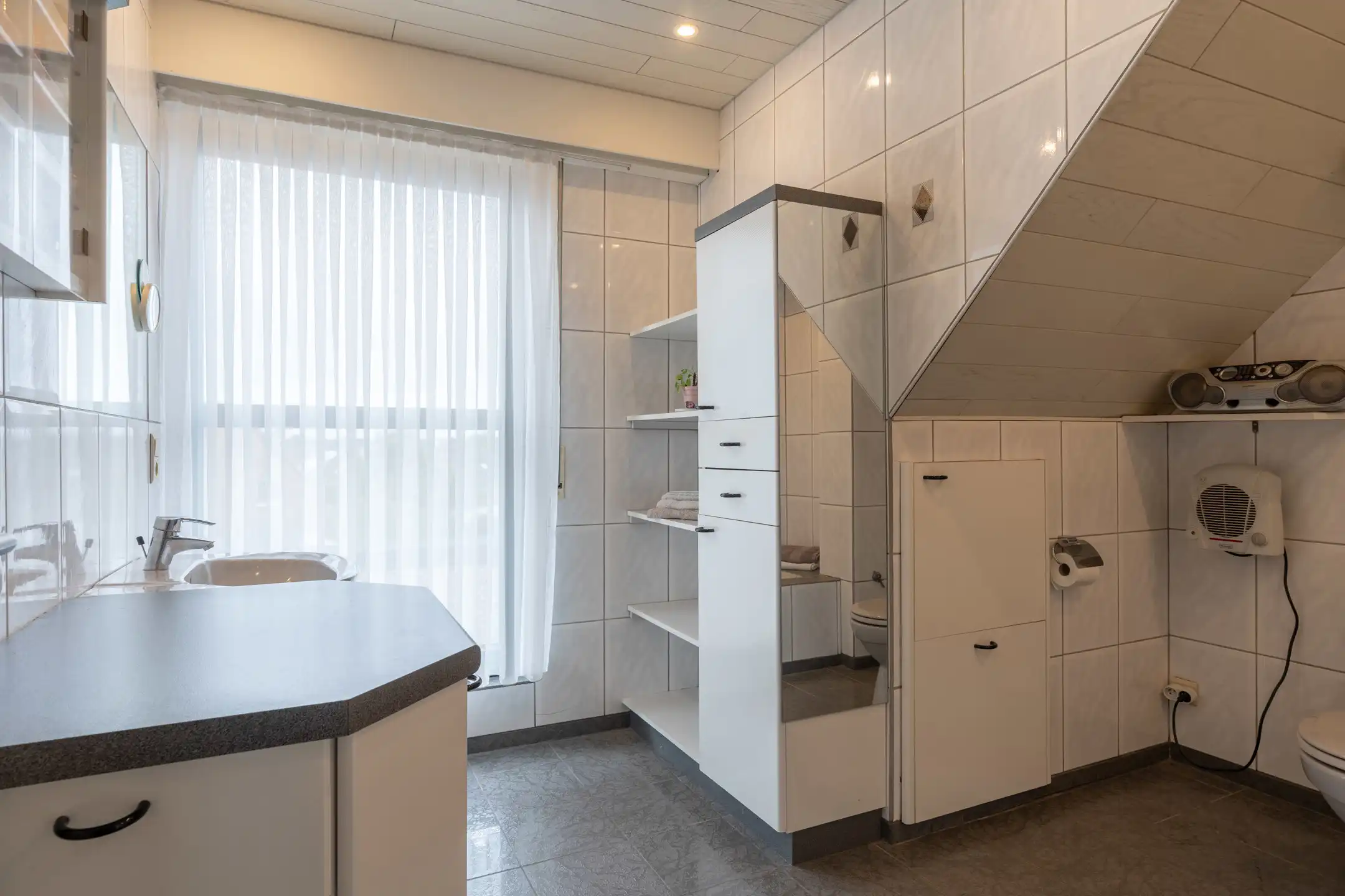 Ruim en gunstig gelegen handelspand met woonst in Vosselaar foto 43