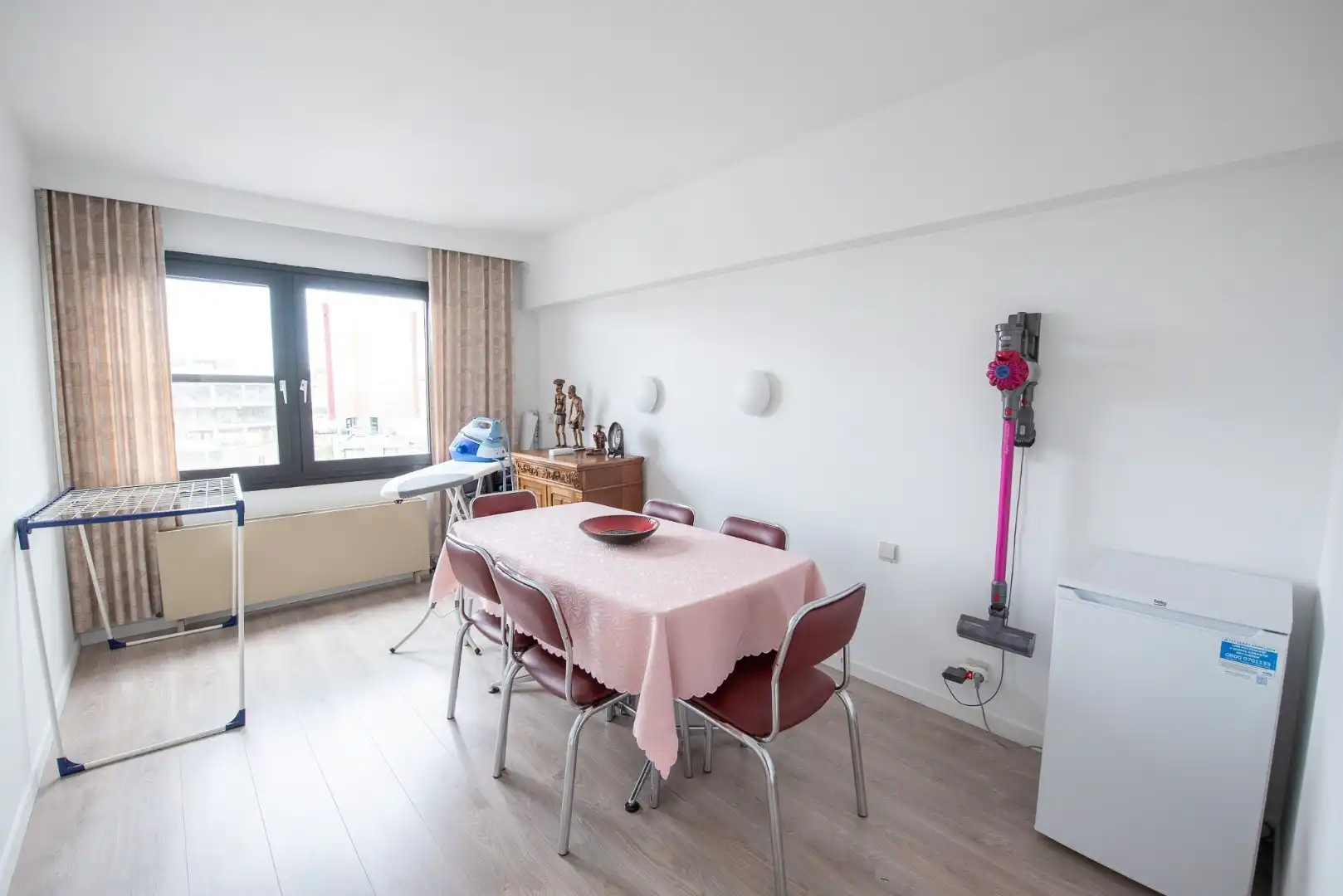 Te koop – Ruim gerenoveerd appartement in Residentie Regenboog. foto 6