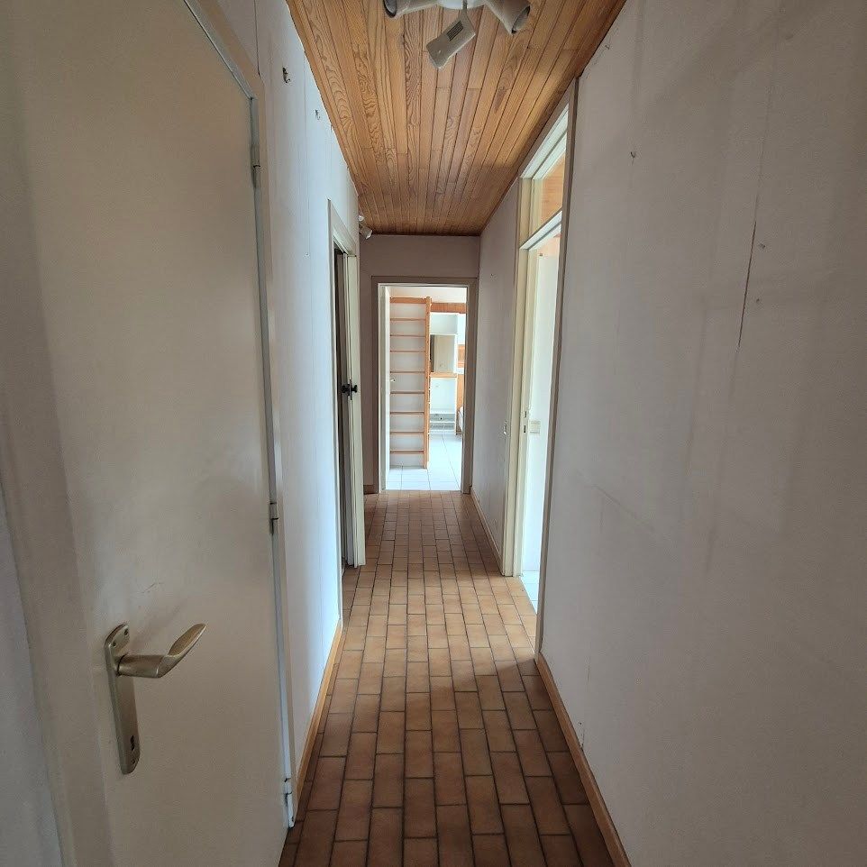 Zonnig 2-slaapkamer appartement in residentiële wijk met open zicht. foto 19