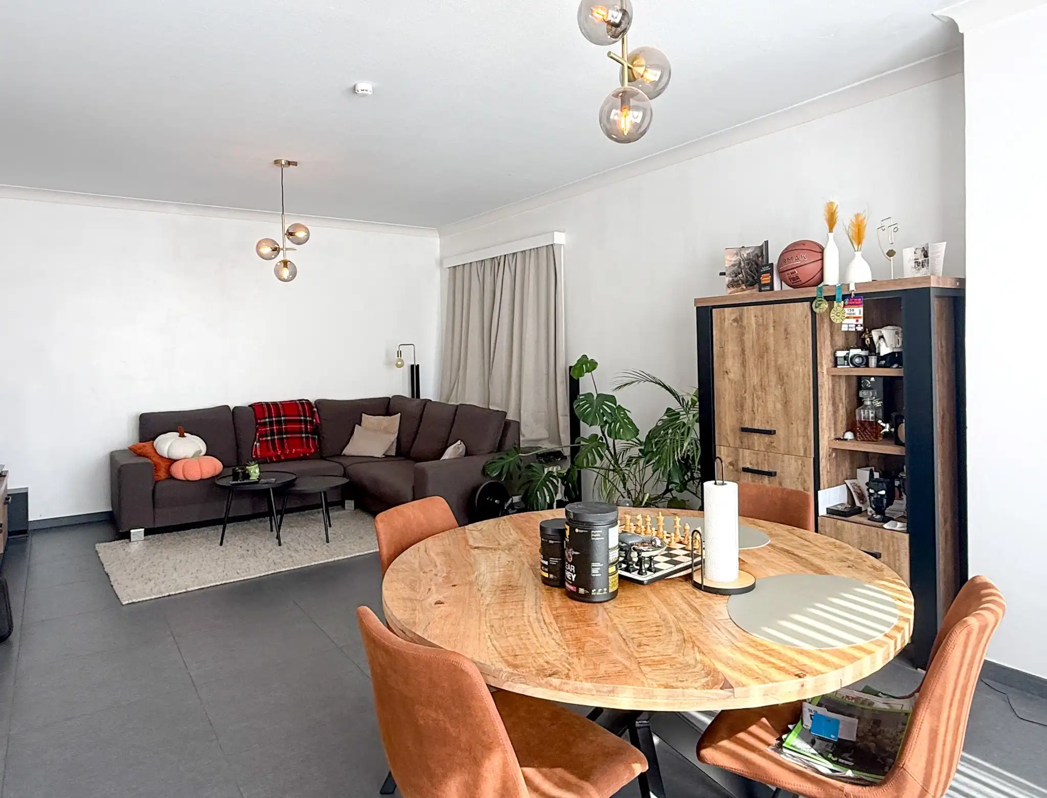 Appartement met twee slaapkamers, terras en autostaanplaats nabij het centrum van Beveren foto 4