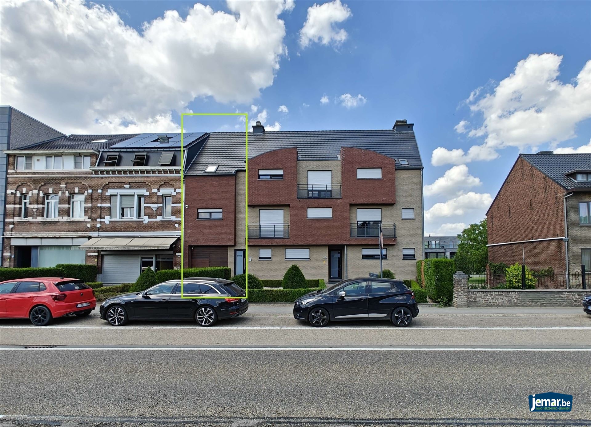 Instapklaar triplex appartement met 2 slaapkamers een zeer grote garage en een carport  foto 27