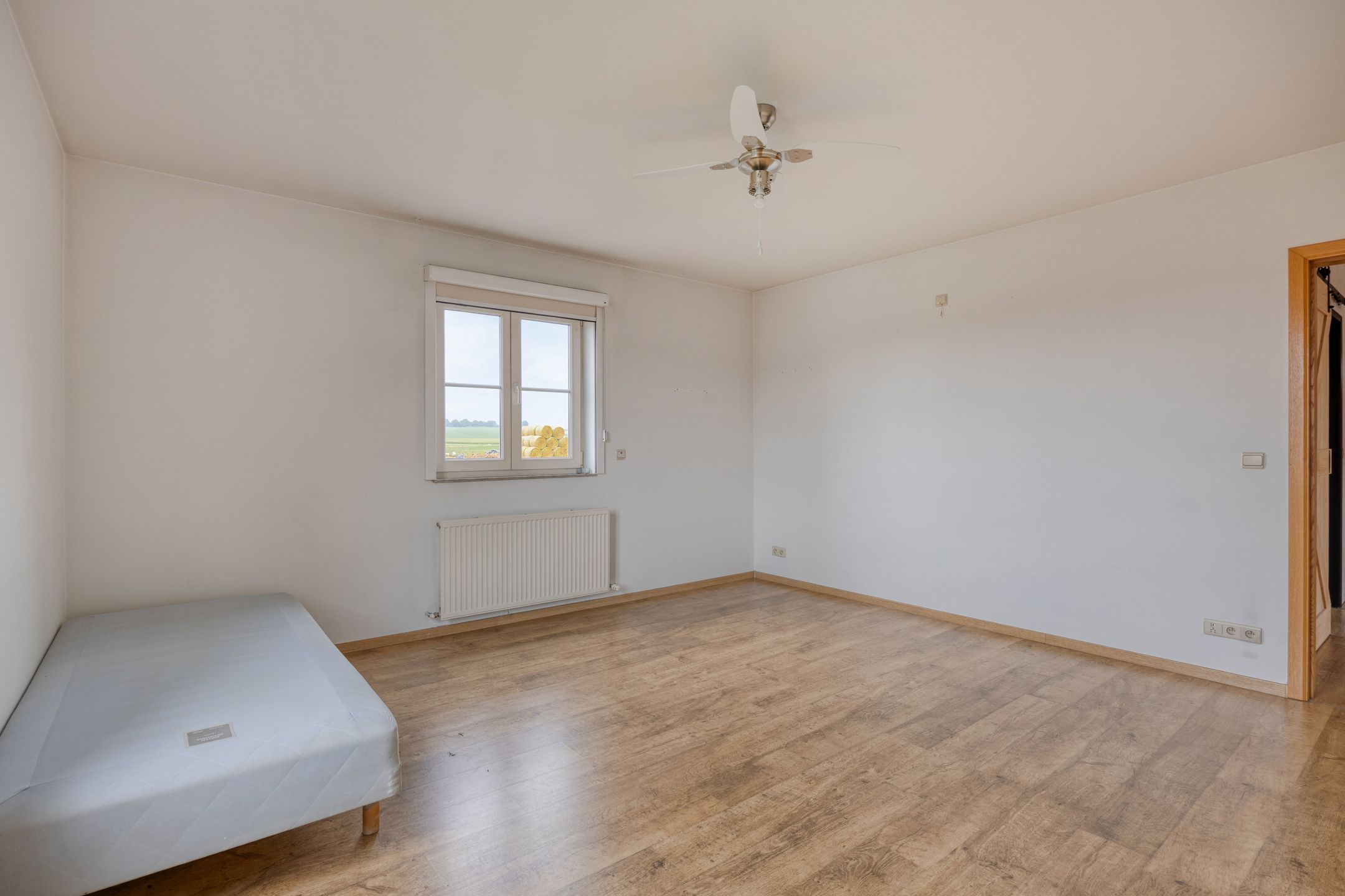 Ruime woning op perceel met uitzicht foto 16
