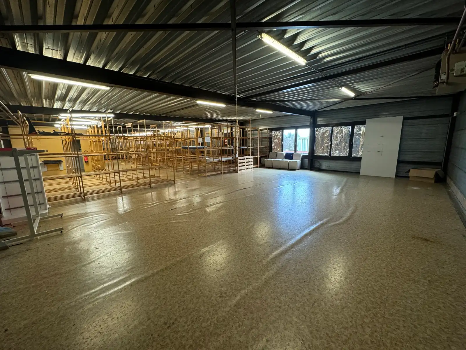 Commercieel pand te huur in Oudsbergen (ex-Bristol) foto 9