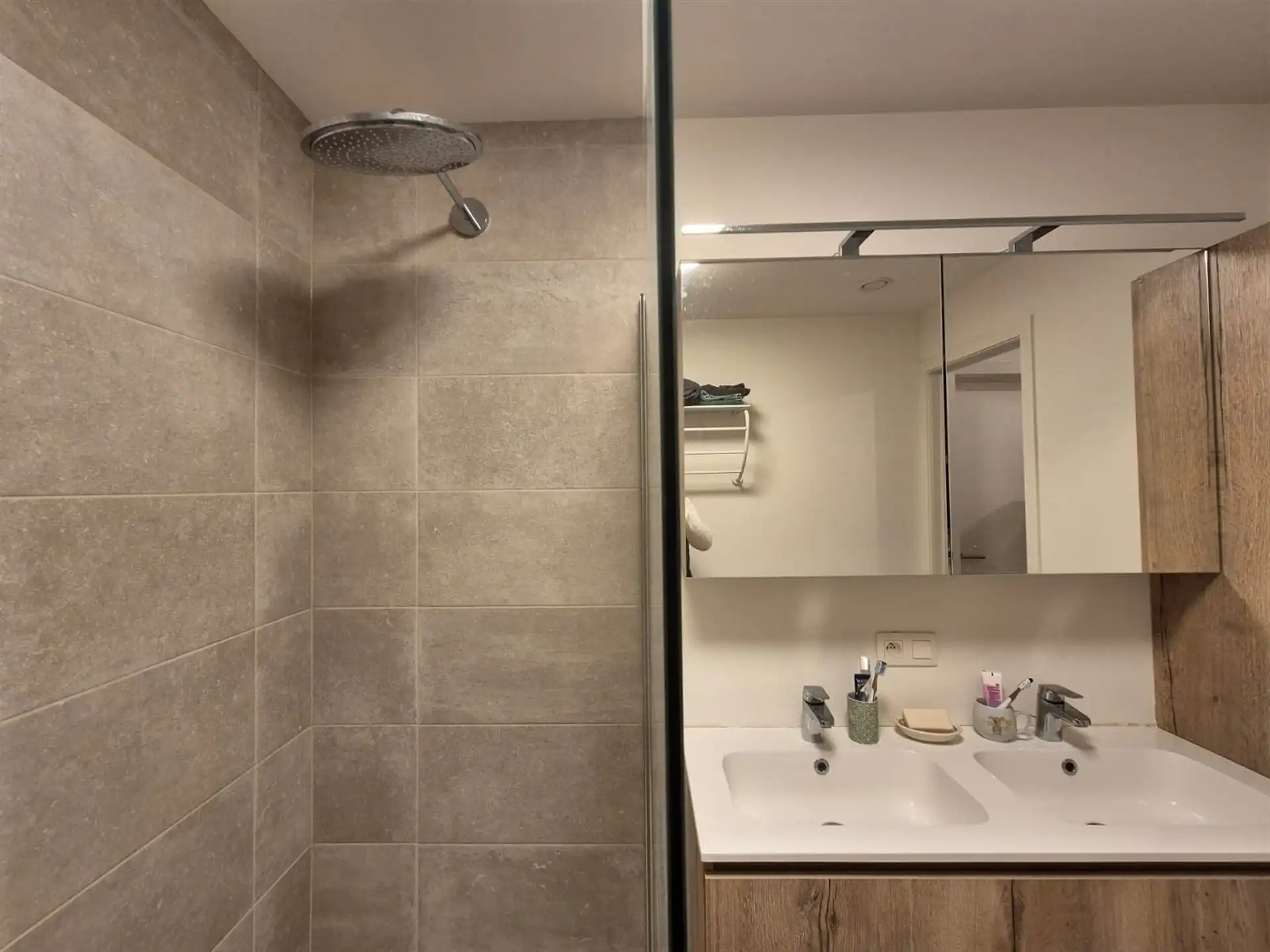 Energiezuinig gelijkvloers appartement met 2 slaapkamers en tuin. foto 23