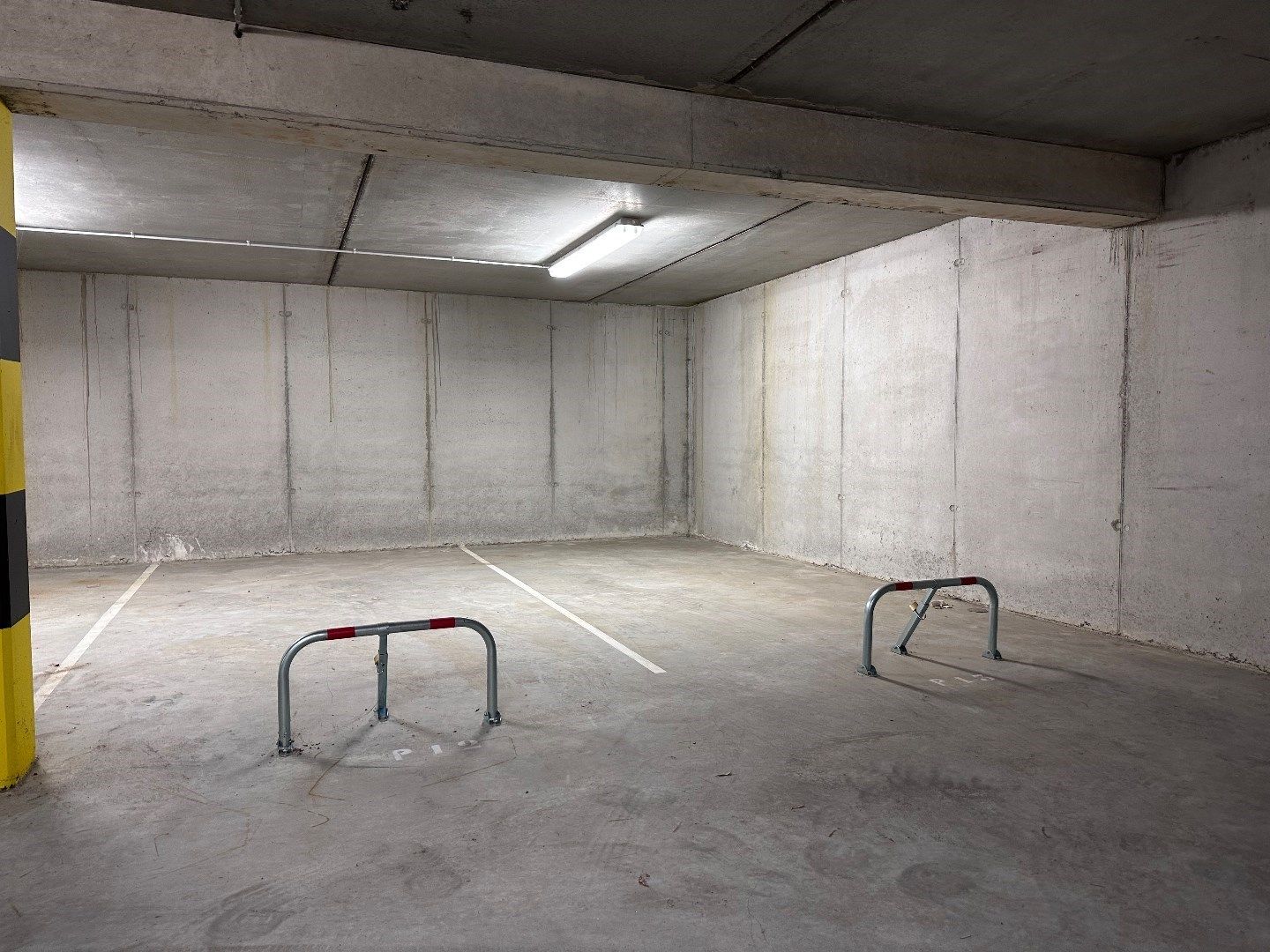Ondergrondse parkeerplaats in centrum Gistel  foto {{pictureIndex}}