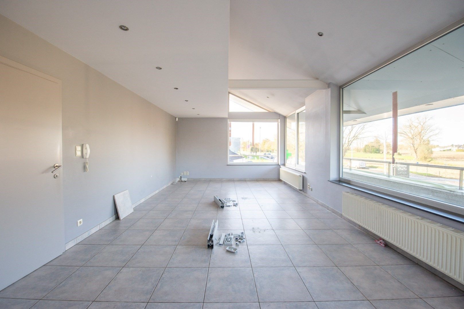  Twee slaapkamer appartement met 100m2 terras  foto 2
