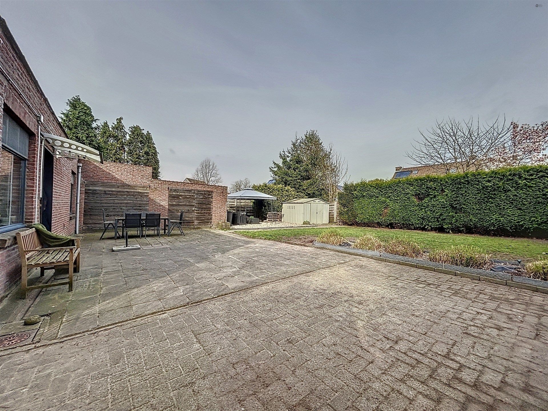 Woning  met  bijgebouw en grote  garage/werkplaats op perceel van 843 m² foto 22