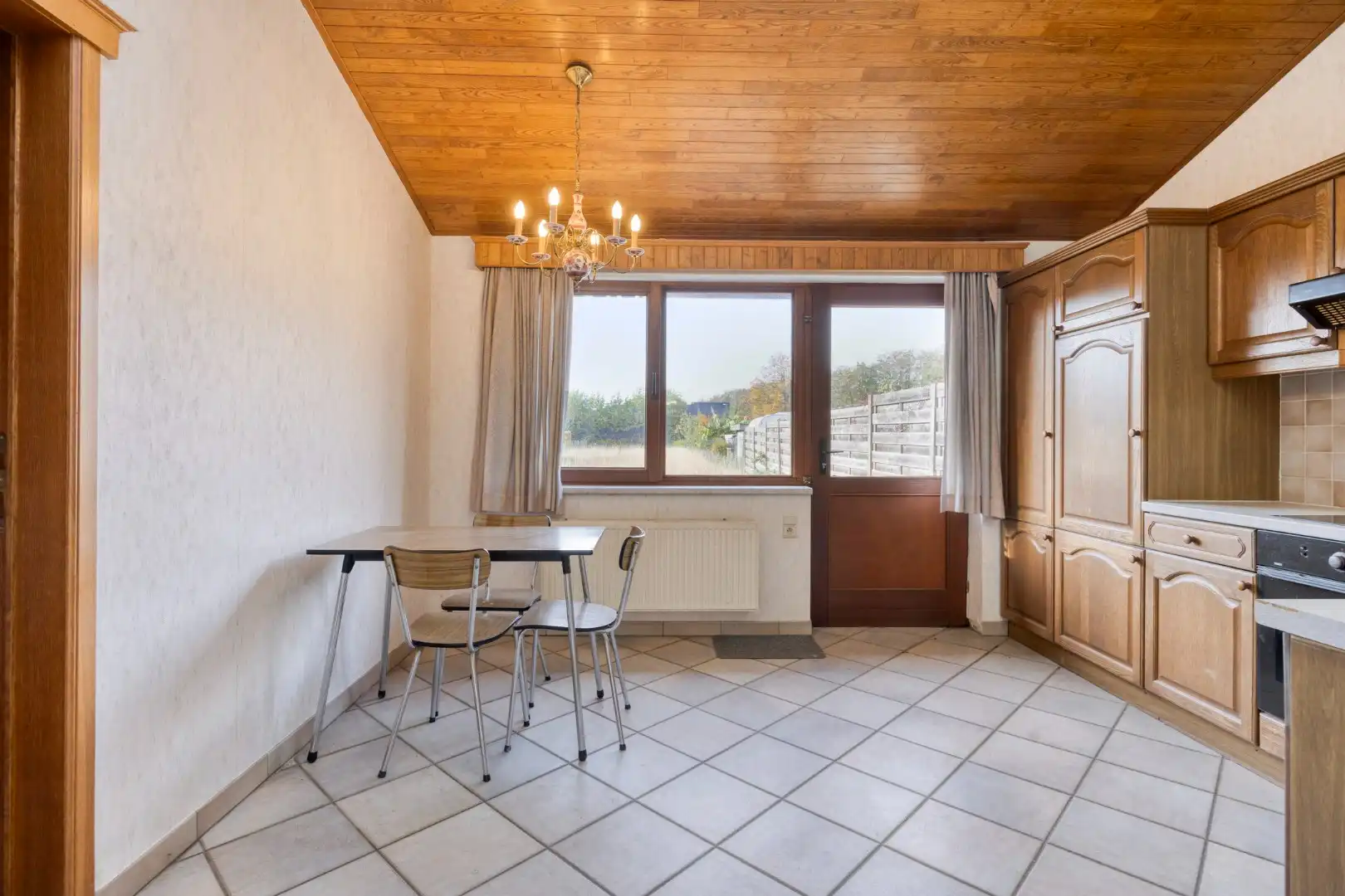 Ruime woning met ruime tuin en garage op een perceel van 802m² in Holsbeek – EPC 280 kWh/m² - bewoonbare opp. 243 m² foto 6