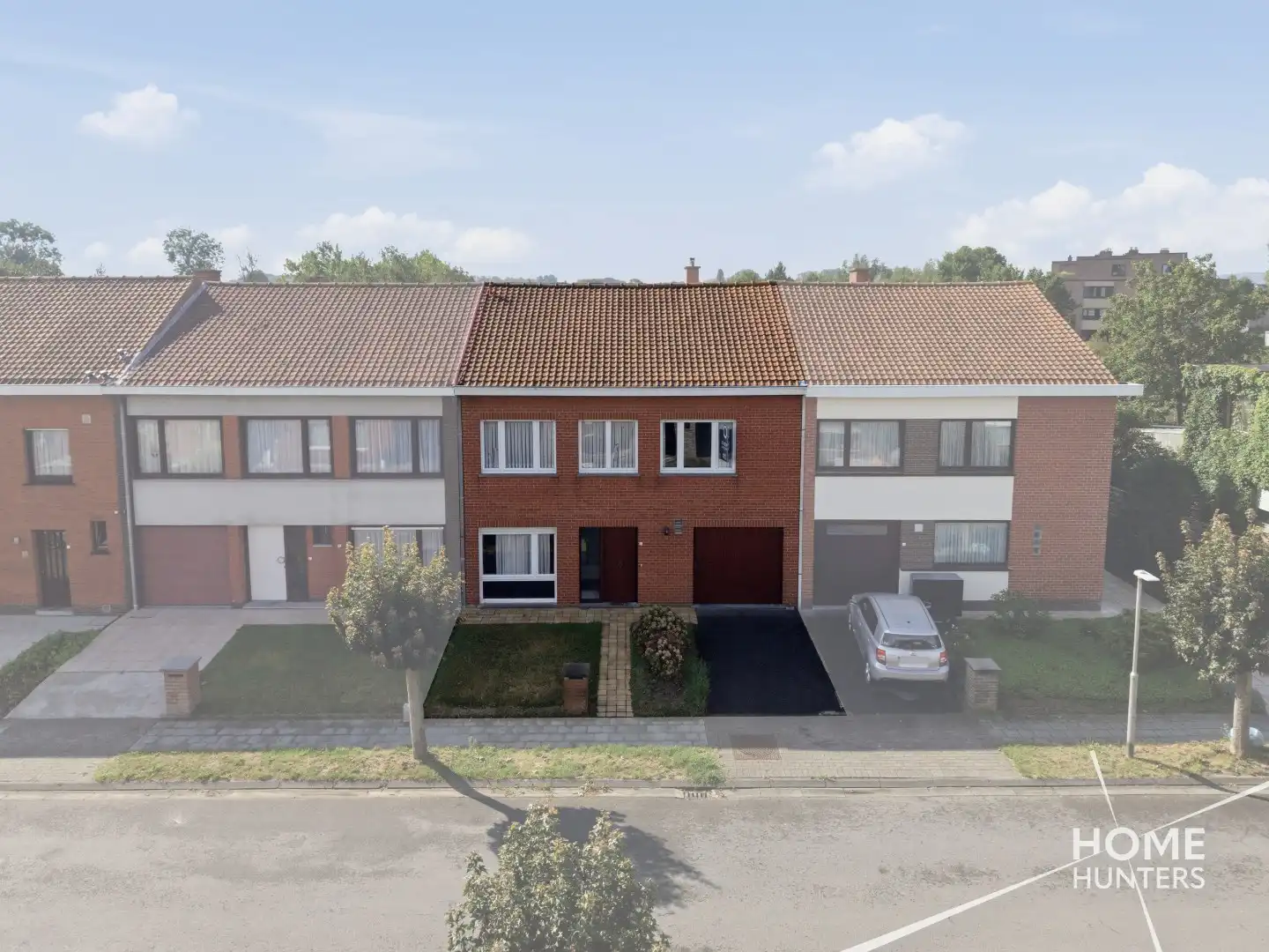 Ruime woning met oprit, garage, gunstig EPC en maar liefst 5 slaapkamers foto 2