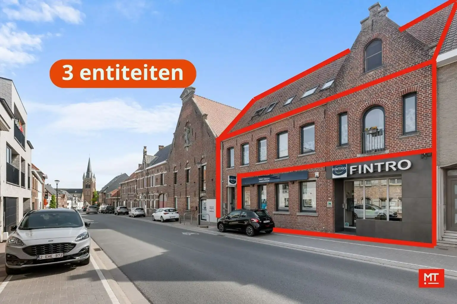 Opbrengsteigendom bestaande uit handelsruimte en 2 appartementen in centrum Beselare foto {{pictureIndex}}