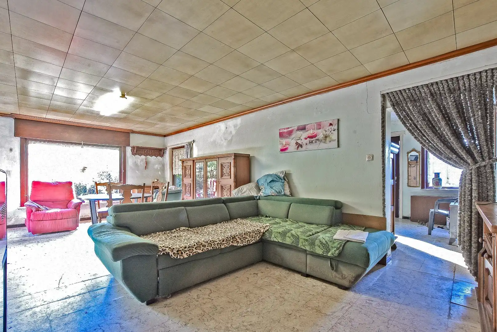 Te renoveren woning op een perceel van 392m² te Houthulst! foto 8