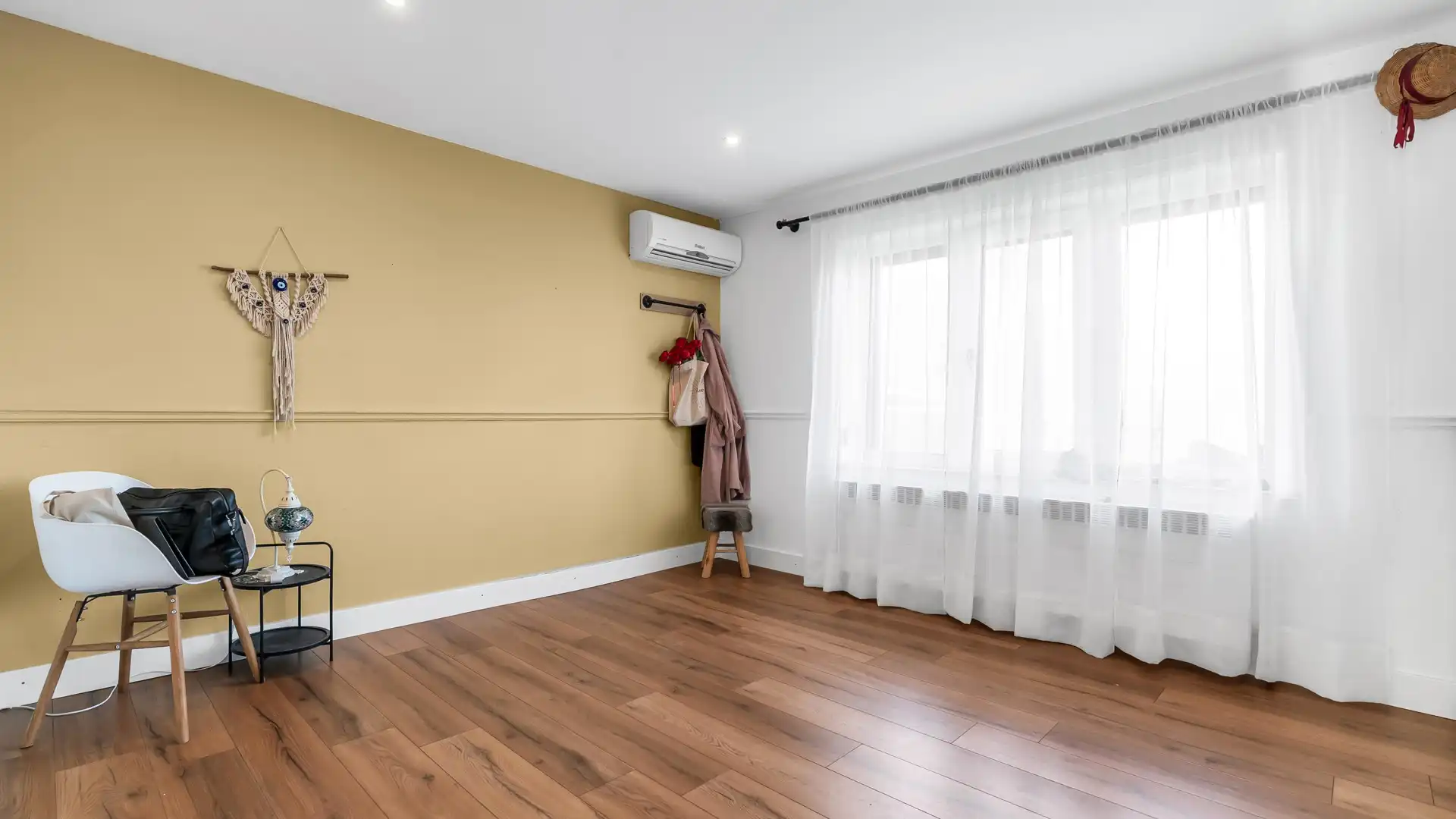 SFEERVOLLE KARAKTERWONING TE MAASMECHELEN MET 4 SLAAPKAMERS foto 33