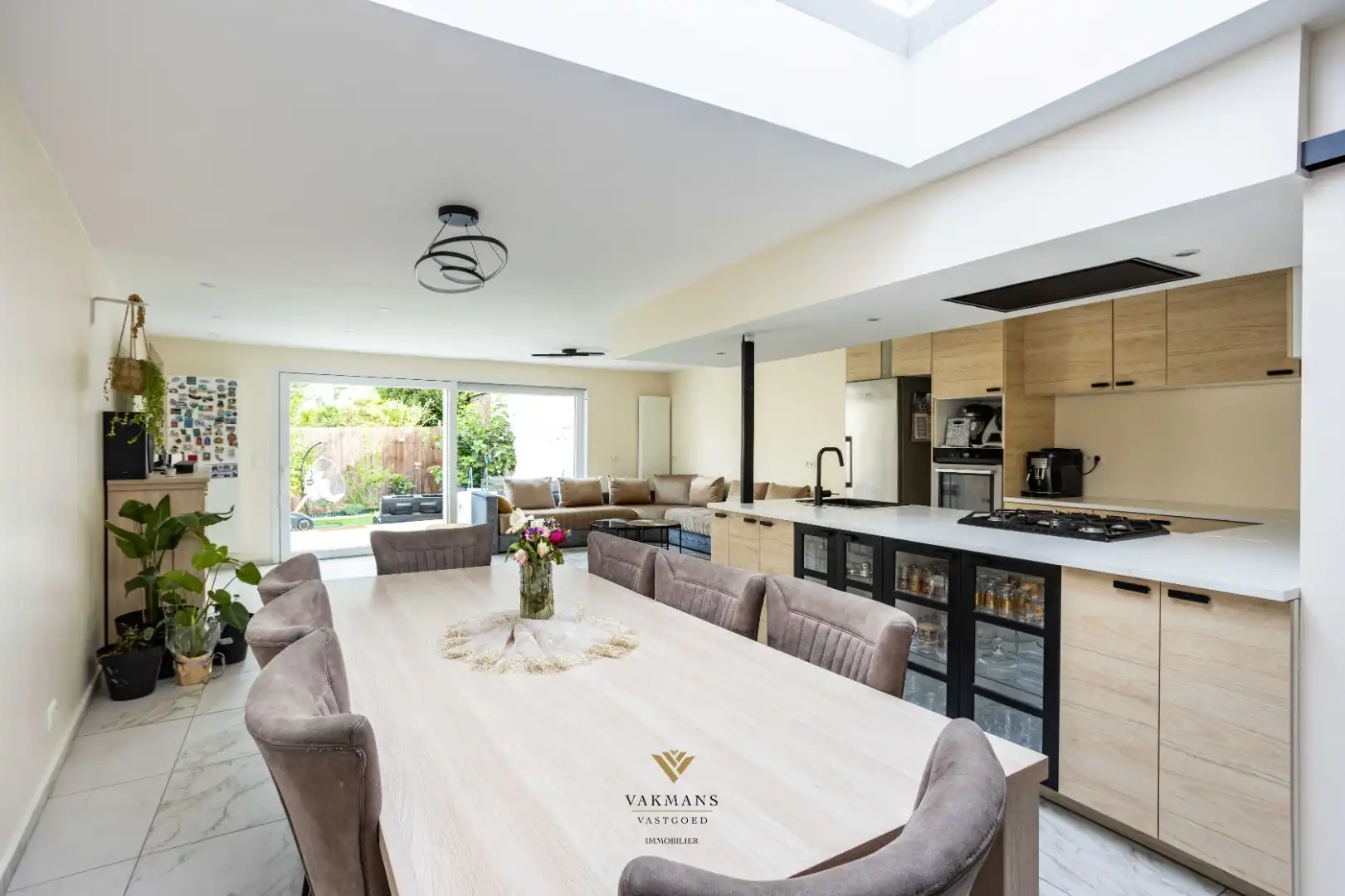 Gerenoveerde moderne woning met 4 slaapkamers en stadstuin foto 9