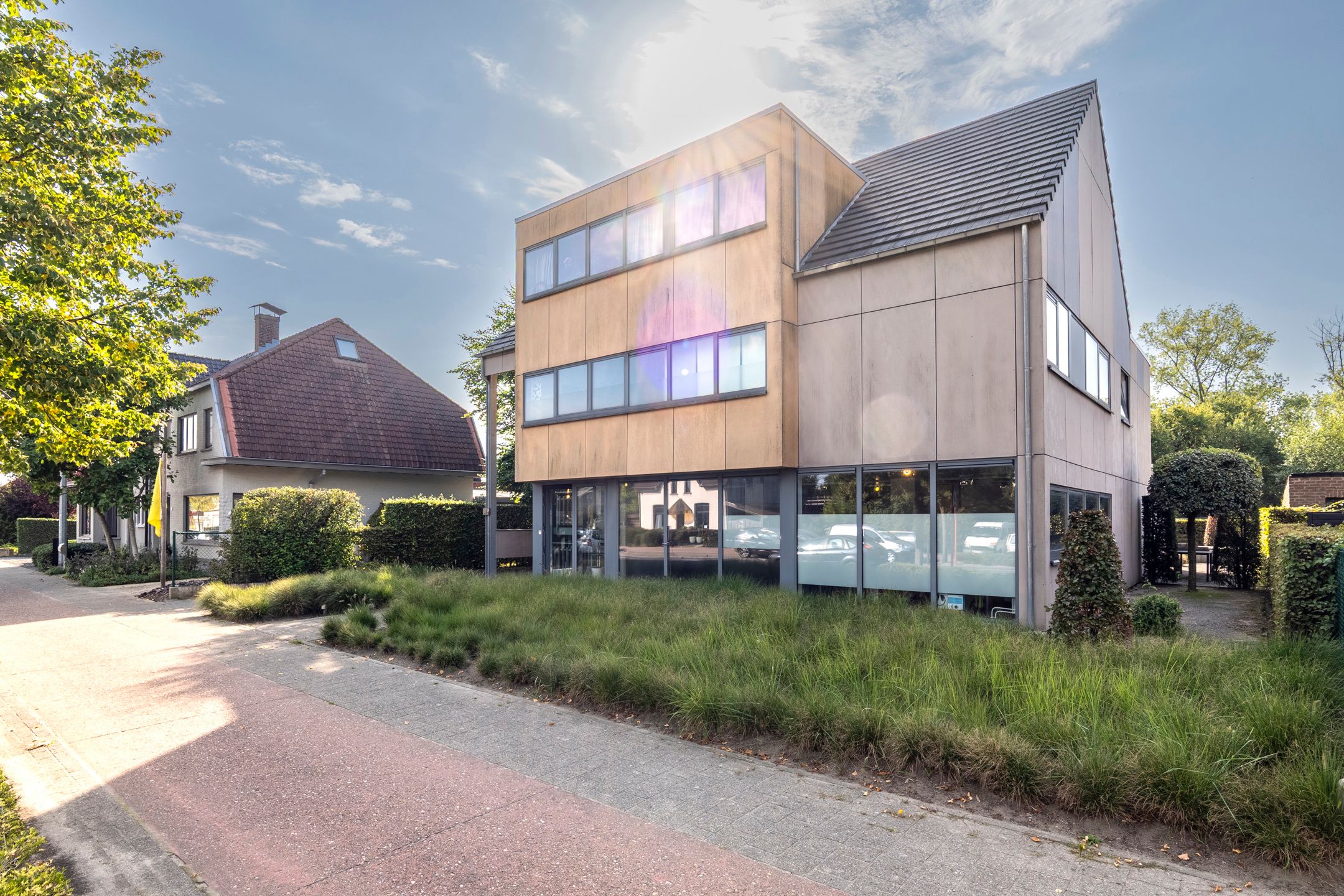 Handelspand op topligging met hoge passage en zichtbaarheid foto 24