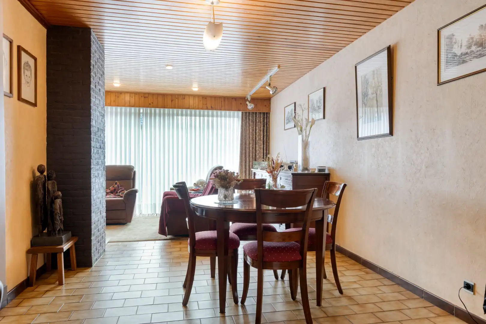 Goed onderhouden woning met 4 SLPKS op perceel van 5a62ca in Mol - Achterbos. foto 4