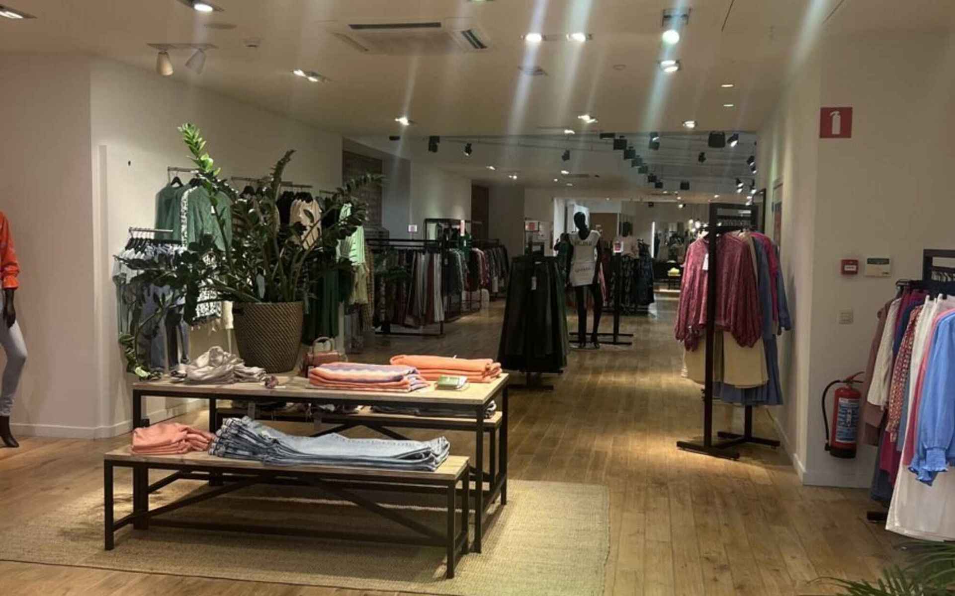 Commercieel pand in de belangrijkste winkelstraat van Mol foto 2