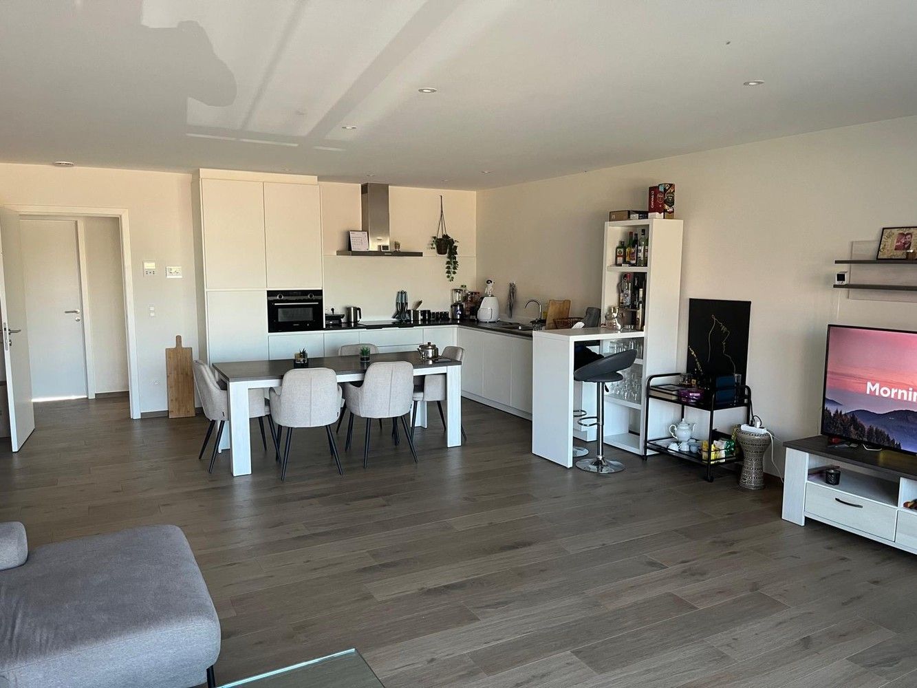 Energiezuinig nieuwbouwappartement met 2 slaapkamers, 1 terras, ondergrondse privé parkeerplaats en kelderberging te Maasmechelen! foto 4