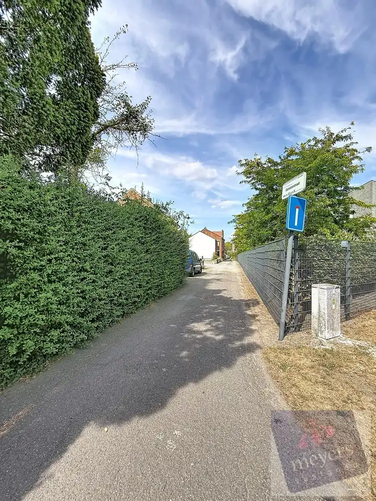 Te renoveren of te slopen woning met bouwgrond van 7a90ca in Hasselt foto 2
