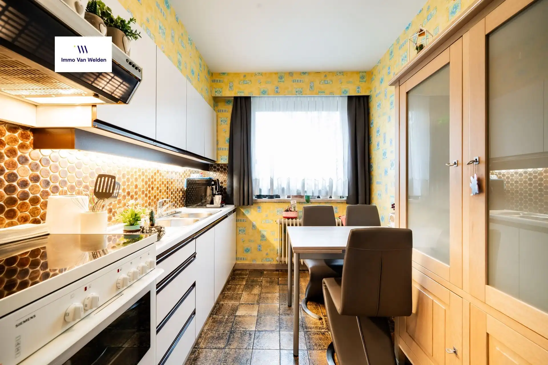 Ruim appartement met twee terrassen te Eine foto 5
