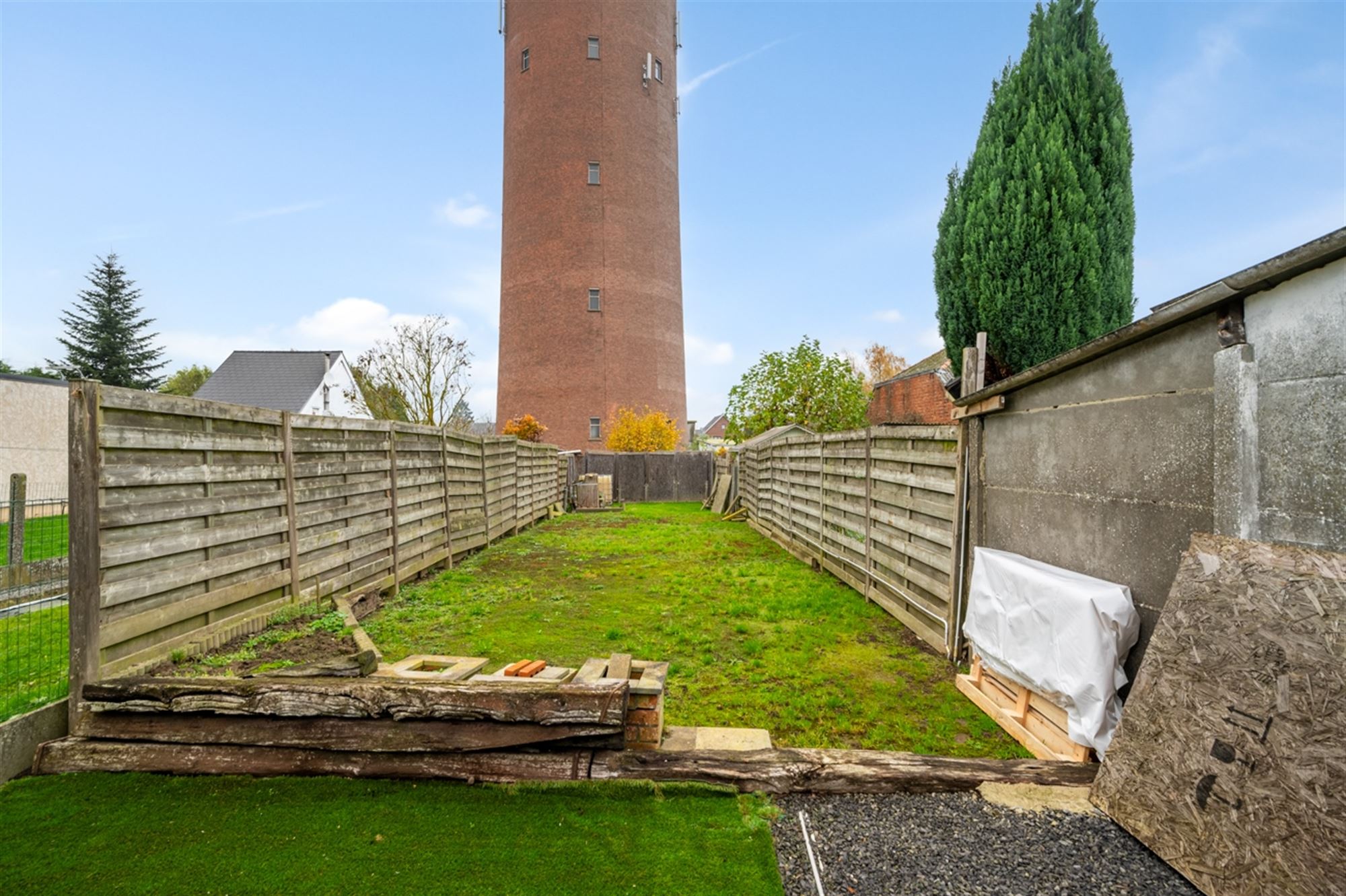 Instapklare rijwoning met 3 slaapkamers en tuin. foto 15