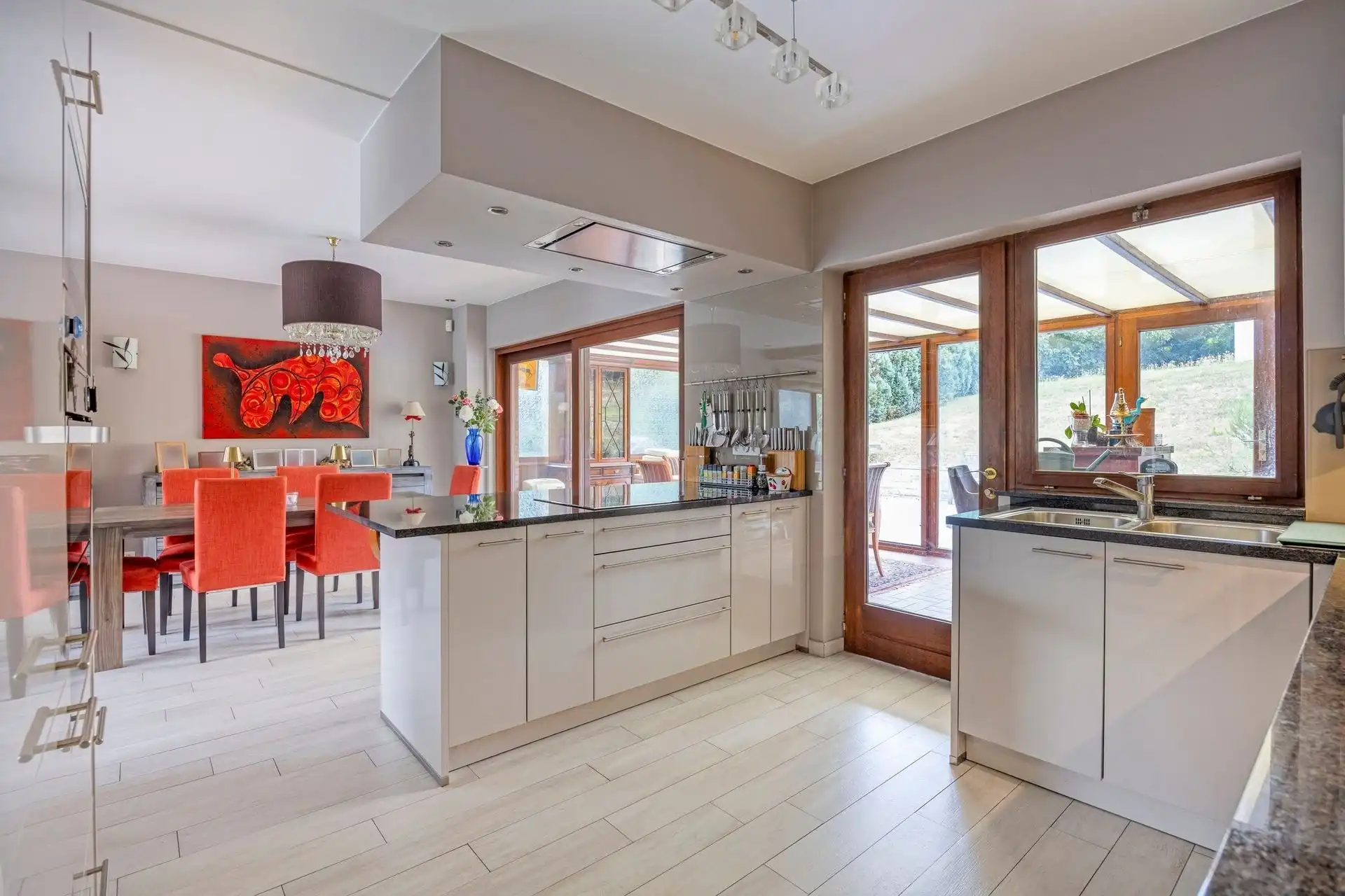 Perfect onderhouden villa in rustige straat foto 11