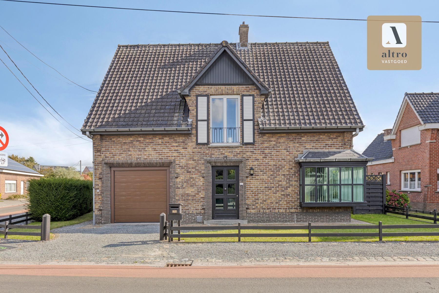 Hoofdfoto van de publicatie: Te renoveren woning met veel potentieel in Aalter