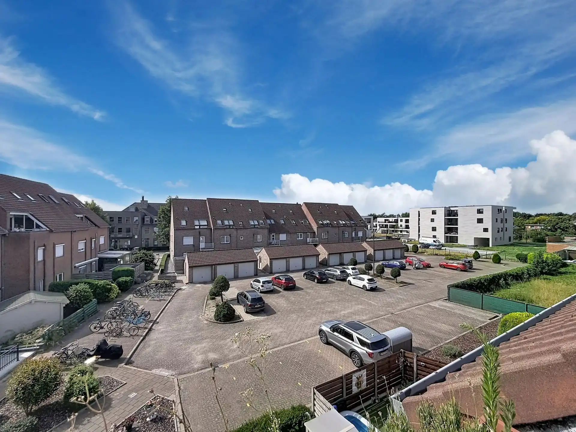 Gezellig en ruim duplex appartement in hartje Lommel met staanplaats. foto 25