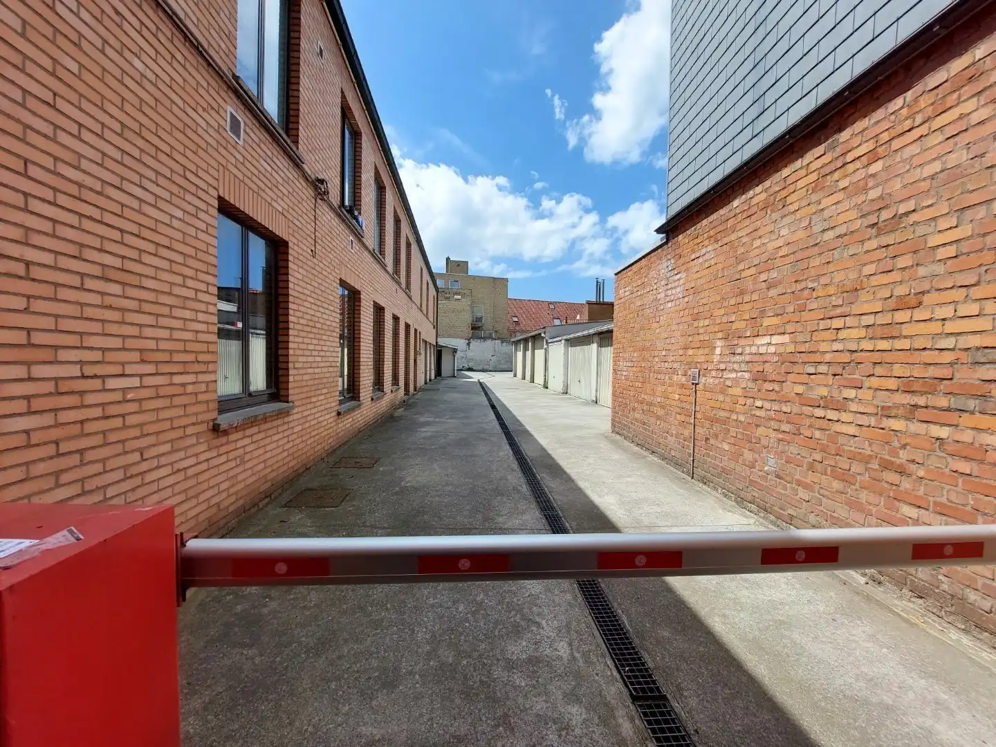 Ruime garagebox foto 2