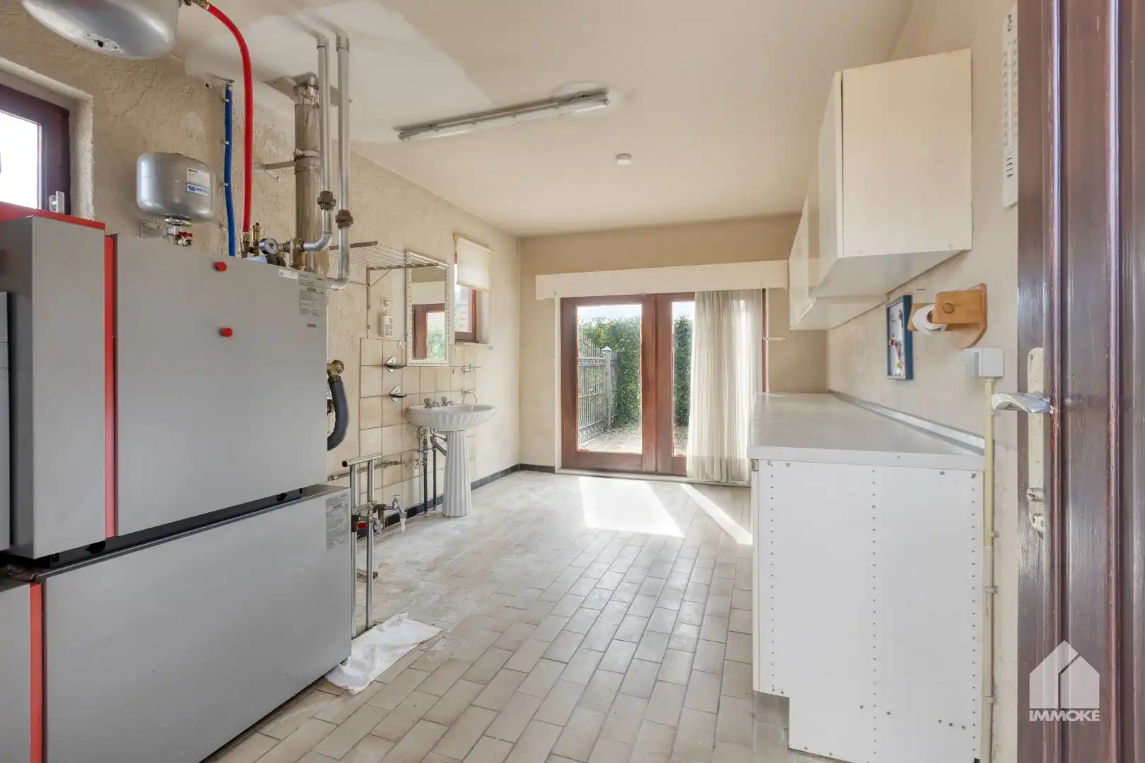 Te renoveren, gelijkvloerse woning op 13a 60ca met 2 slpk en garage. foto 27