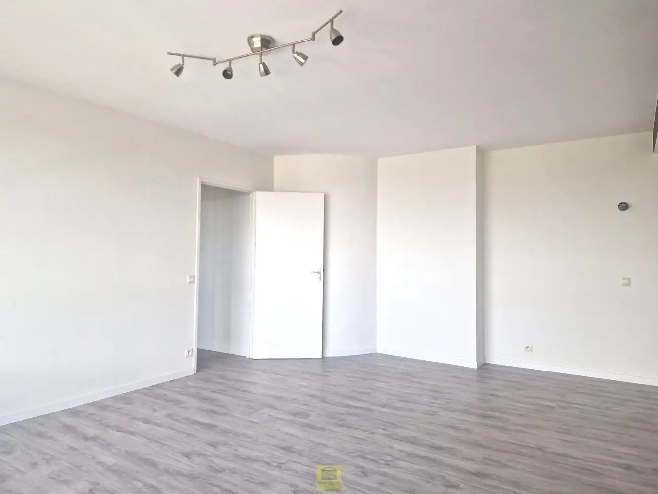 Instapklaar appartement te huur in Aalst – lichtrijk en rustig gelegen foto 6