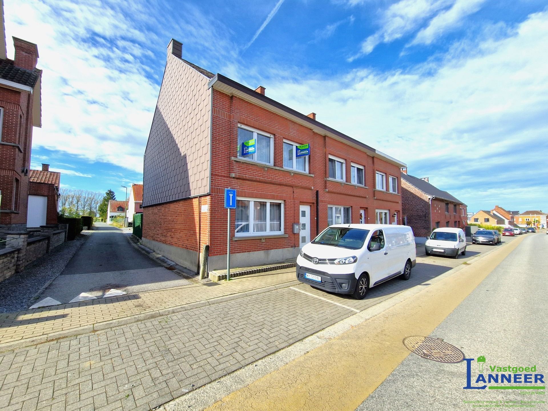 Instapklare woning met 3 slpkmrs nabij station Galmaarden foto 1