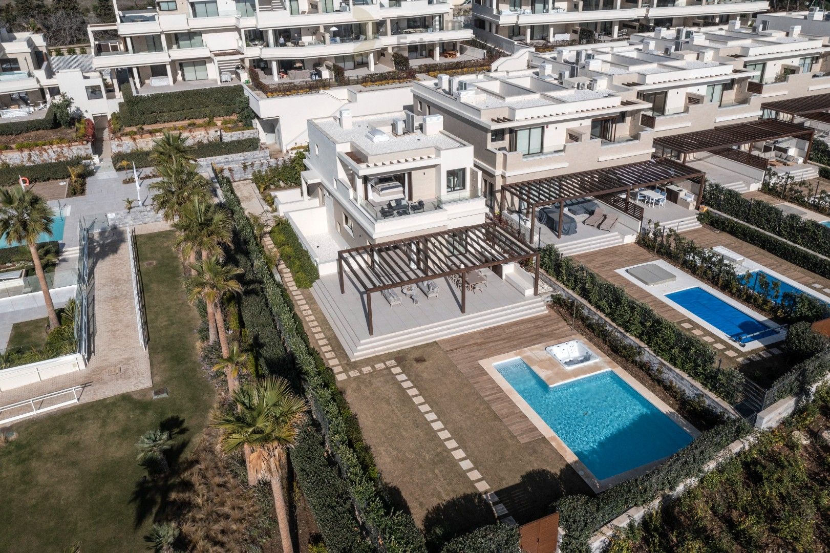 Luxueus wonen aan het strand van de New Golden Mile, Estepona. foto 5