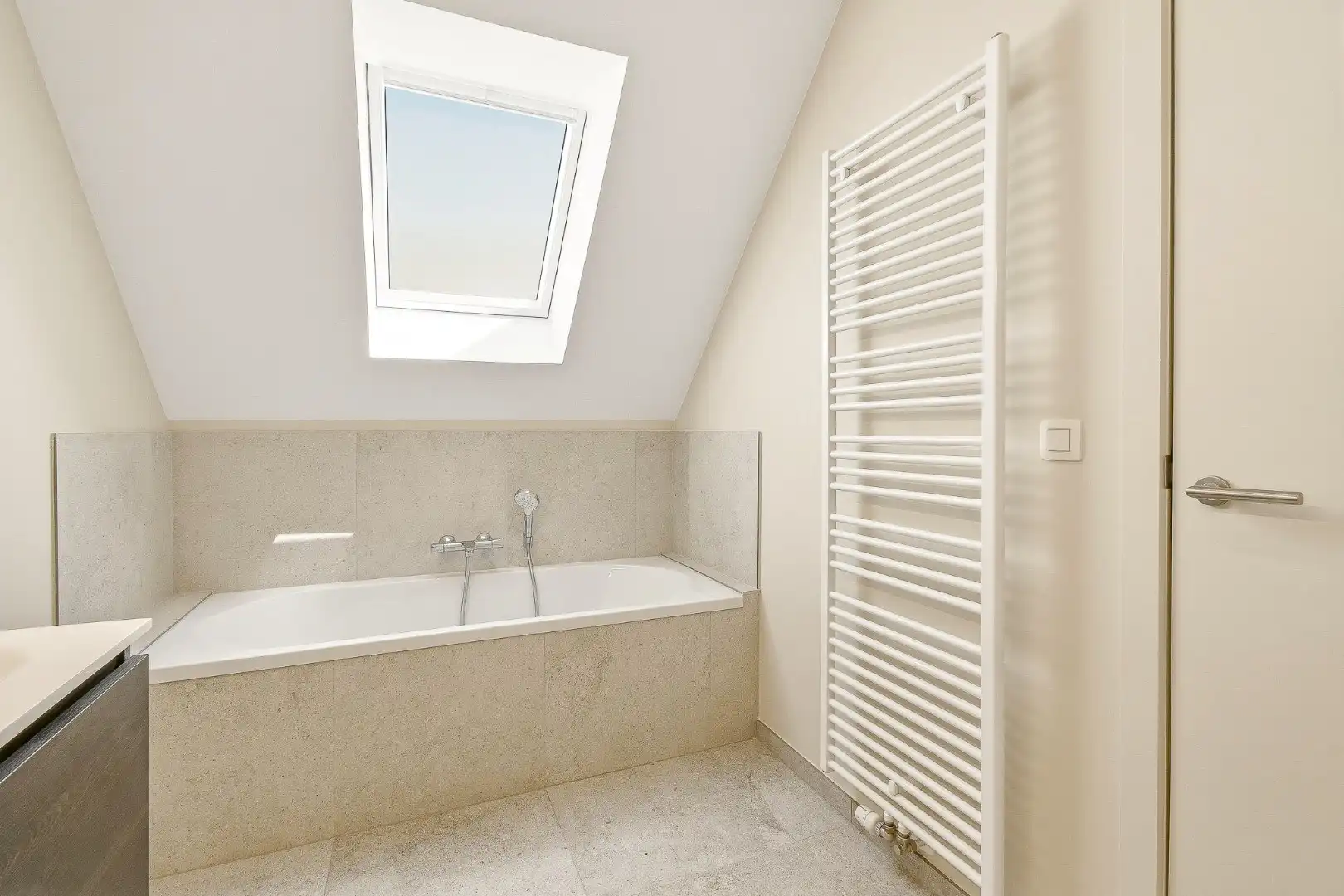 Uiterst energiezuinige instapklare rijwoning met 3 slaapkamers foto 16