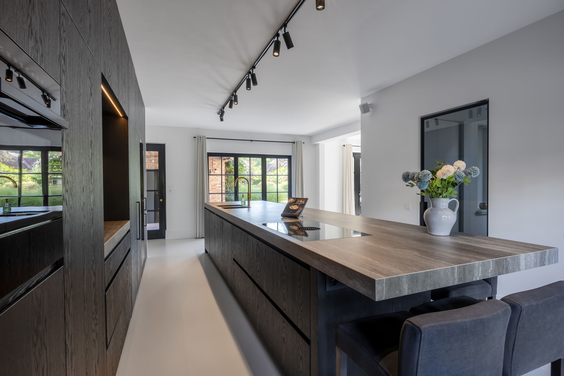 Prestigieuze villa met zwembad op 3.528 m² op toplocatie! foto 7