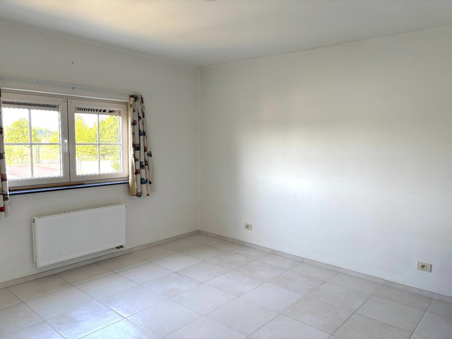 Mooie woning met 3 slaapkamers, tuin en garage!  foto 6